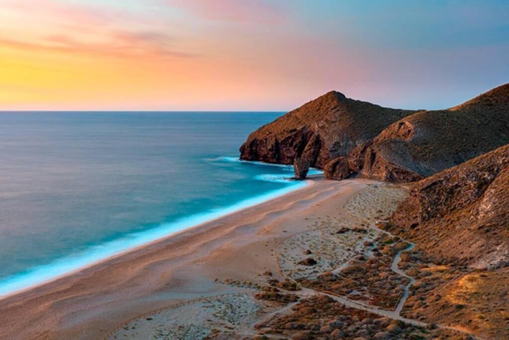 Atico Con Encanto En Cabo De Gata. A 100M De La Playa. 卡沃内拉斯 外观 照片